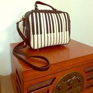 Piano purse 💕🖤🎹